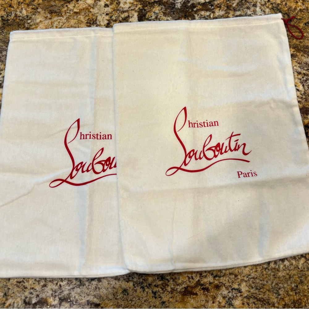 SET OF CHRISTIAN LOUBOUTIN WHITE SHOE Dustbag